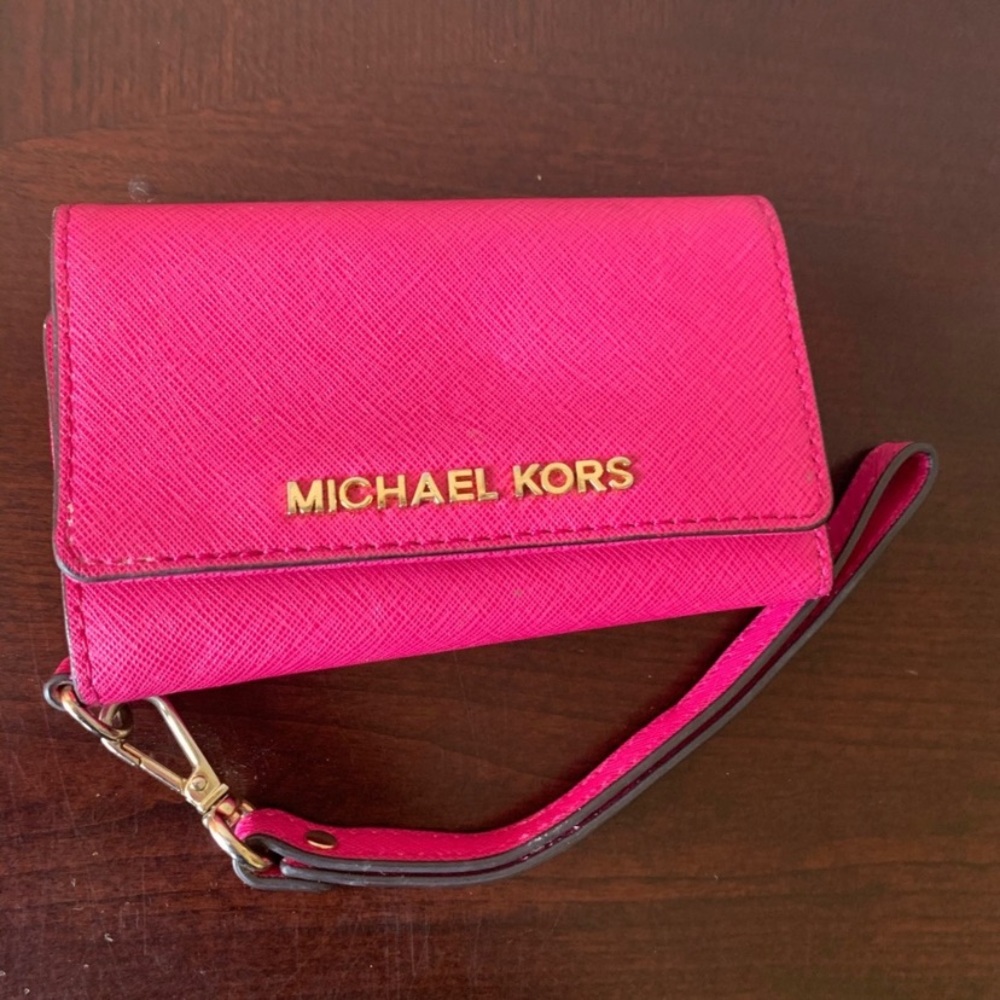 Michael Kors Phone Clutch